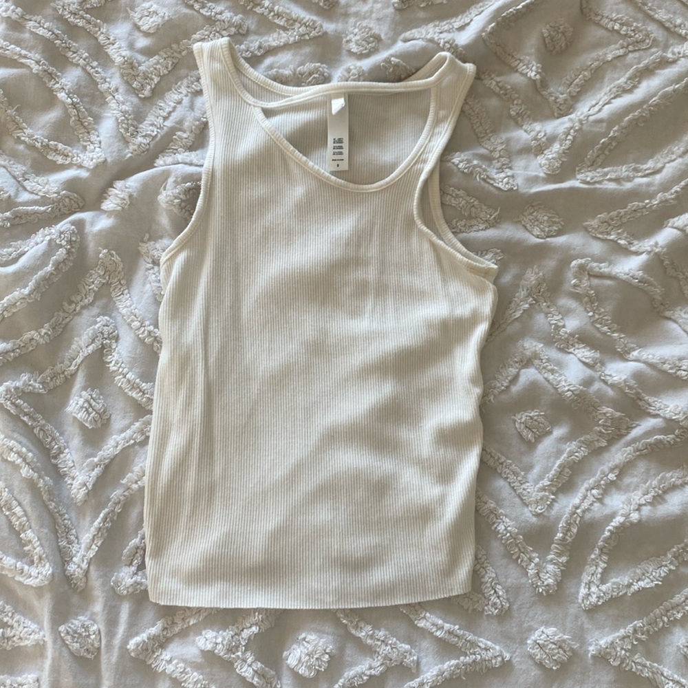 Skims bone cut out tank top